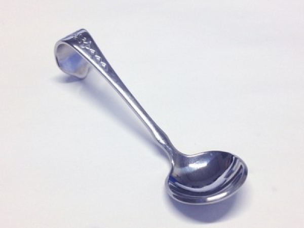 SAHNELÖFFEL 18/10 GRAVUR