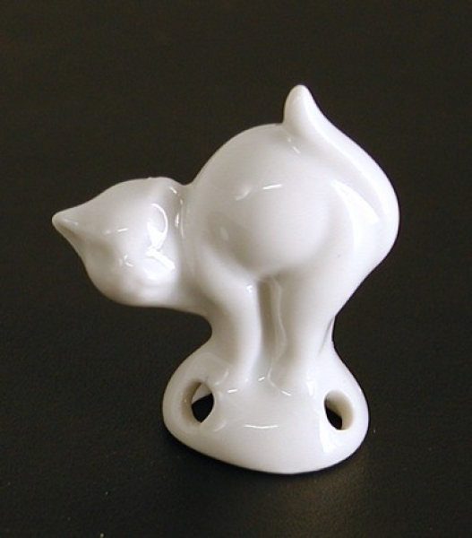 TROPFENFÄNGER KATZE MIT BUCKEL